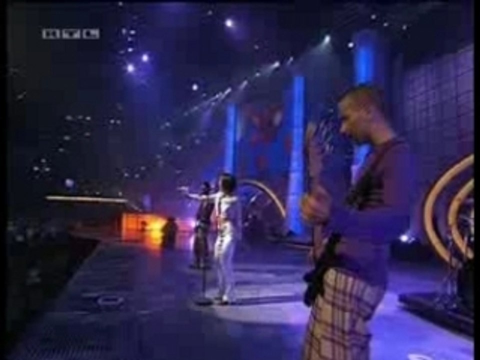 Alizée- Bravo Supershow