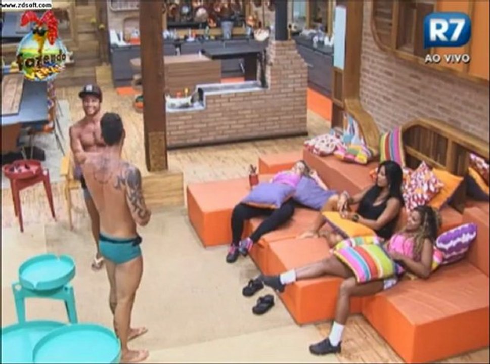 Victor dançando pra Nat