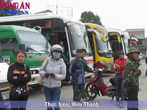 Xe Hoàng Long bỏ mặc khách, chống đối cơ quan chức năng