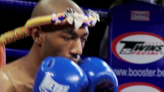 Portrait Charles François - champion de France, d'Europe et du Monde de boxe thaïlandaise.