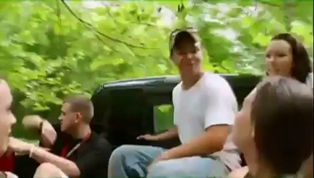 Miley Cyrus Defends Justin Bieber