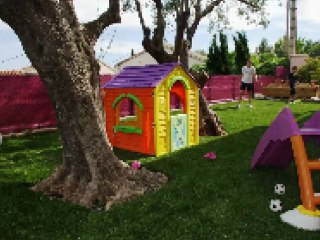 Azurio vous présente: l'aménagement en gazon synthétique