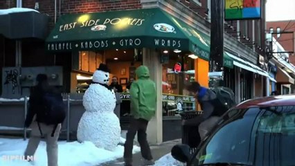 Korkutan Kardan Adam Şakası