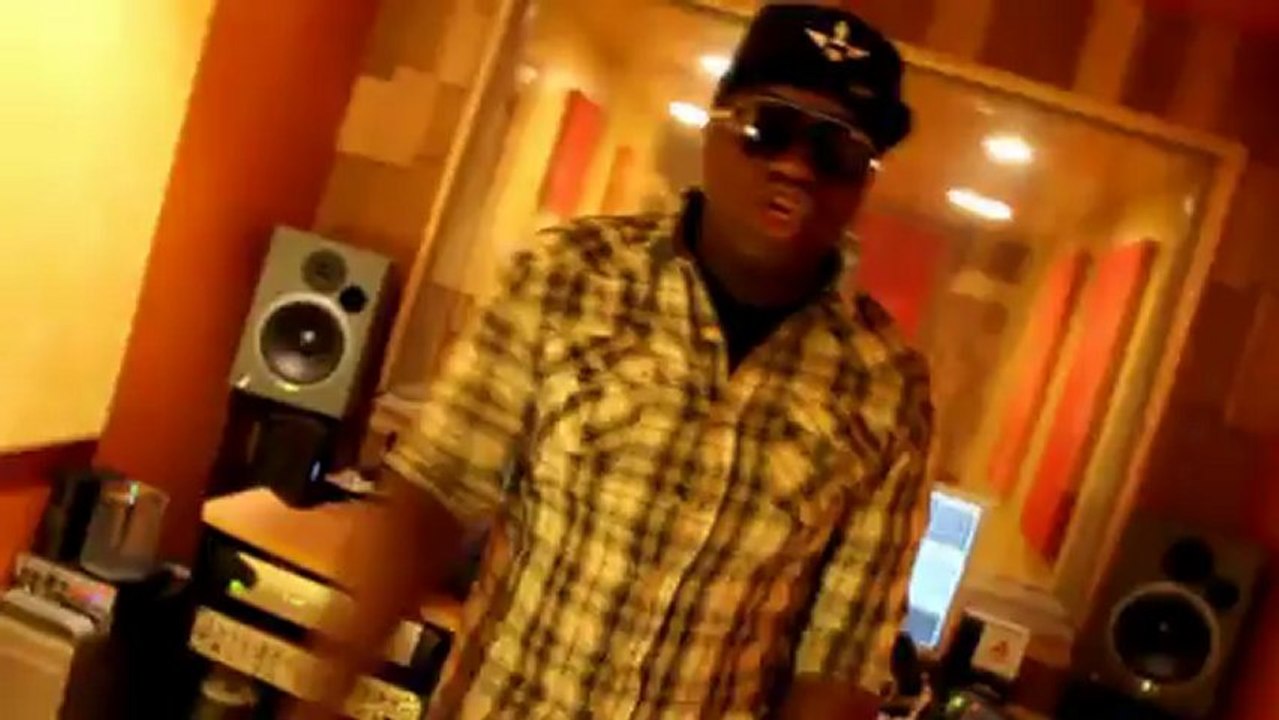 Ceza A-Intro(in studio performance)