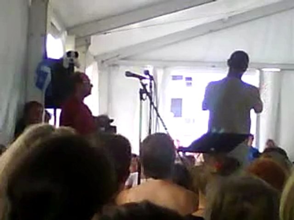 Fous Chantants 2009 ♪ Je voudrais voir la mer (sous le chapiteau)