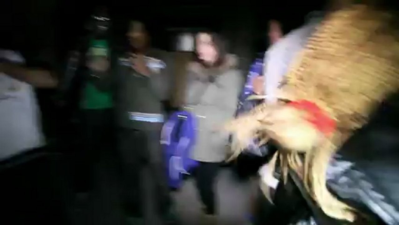 Petit délire lors du tournage  du clip " NUMBER ONE "   Clayton Hamilton feat Tombo