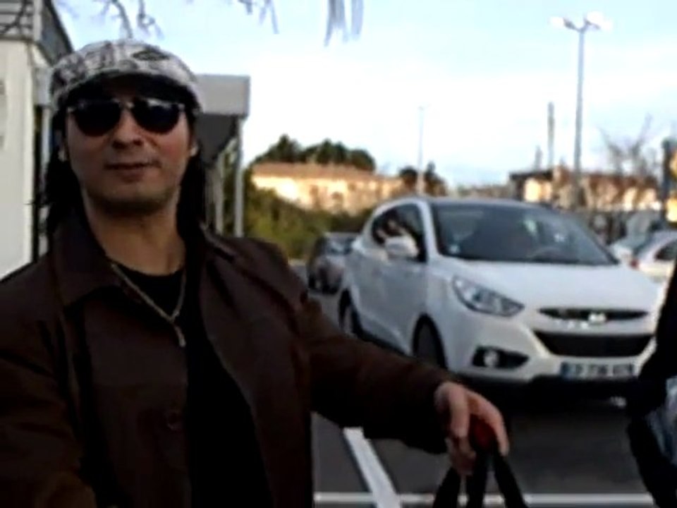 Jo latino & Alexandre Le Grand  Aide les SDF