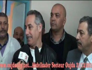 الكوميدي الجزائري عبد القادر السيكتور في مدينة وجدة قصد التبرع بالدم كهدية   ليلة رأس السنة  الميلادية 2013