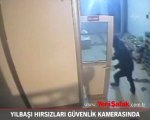 Yılbaşı hırsızları güvenlik kamerasında