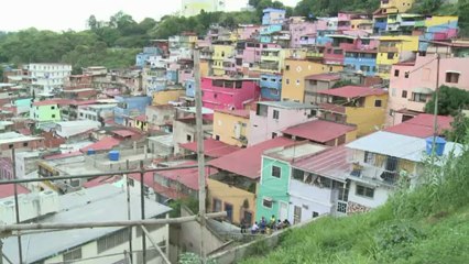 معقل الموالين لتشافيز يستعد لمواجهة أسوء الاحتمالات