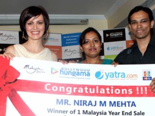 Yana Gupta Meets Winners Of Bollywood Hungama Yatra.com !