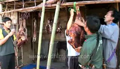 Arunachal-Ziro village-18-cutting of beef.flv