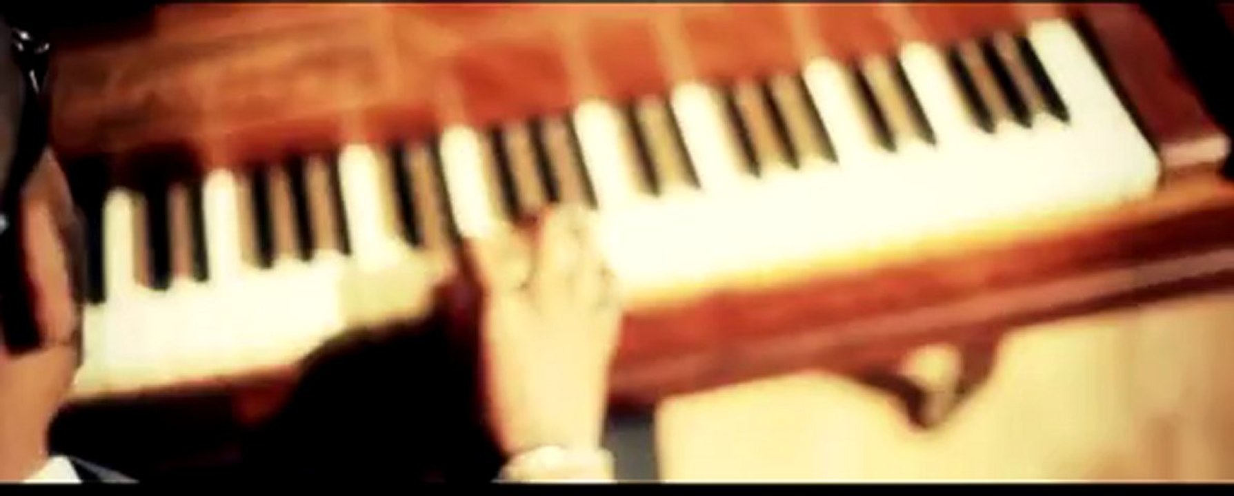 KEVIN MOLA   'NEWS 2013' SPOT ELENGAFO