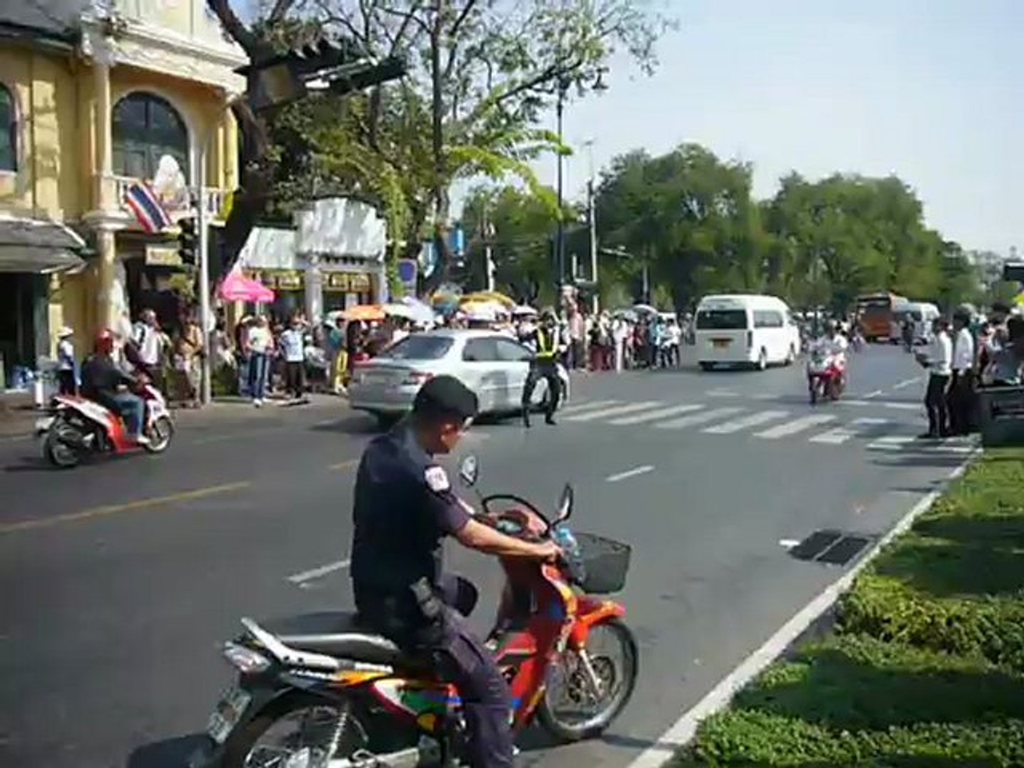 ⁣Danse du policier