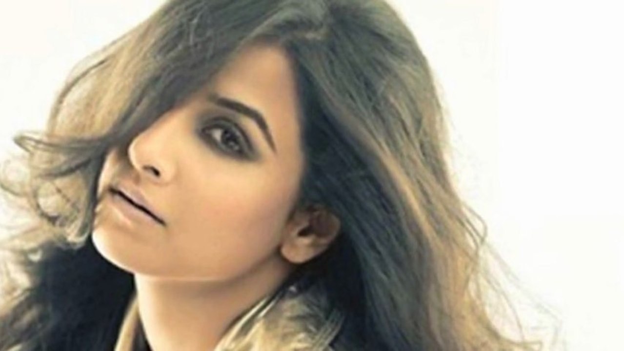 Vidya Balan Roy Kapur Is The New Fever On Cover Pages ! [HD]