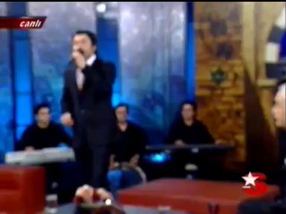 Medine Yollarında İlahisi - http://www.ilahidinle.be/