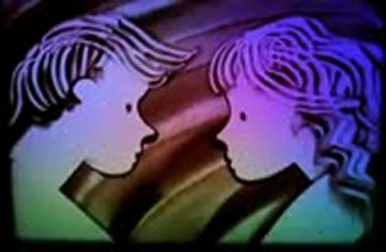 Düşlerimde yolcusun sen varsın yada yoksun sen