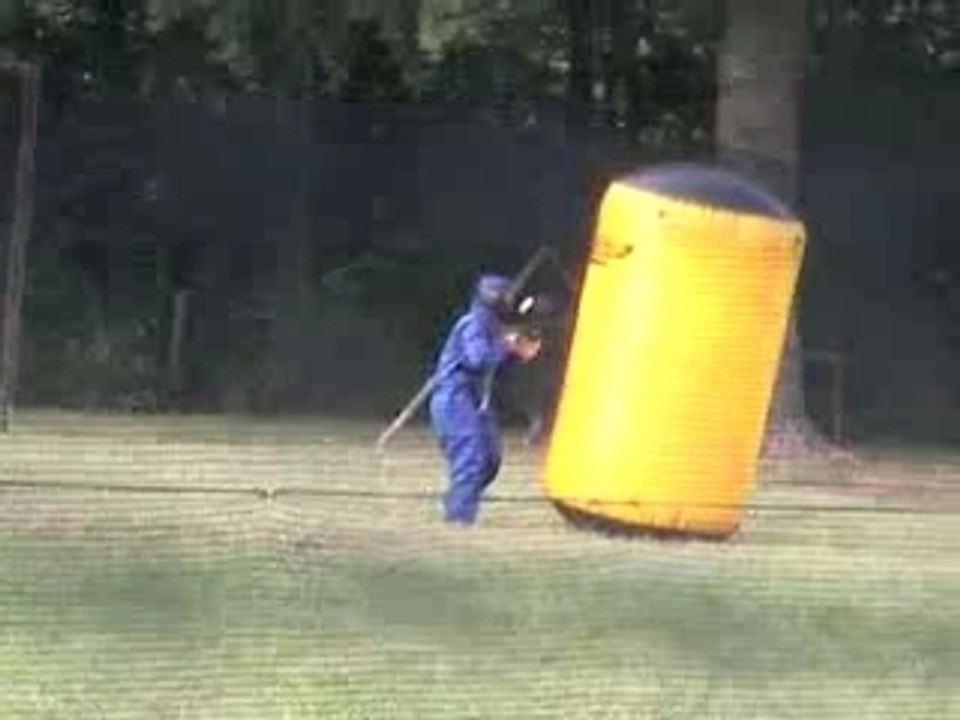 un groupe de furieux...