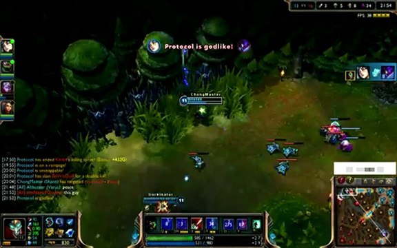 Shaco juke dans les buissons - League of Legends