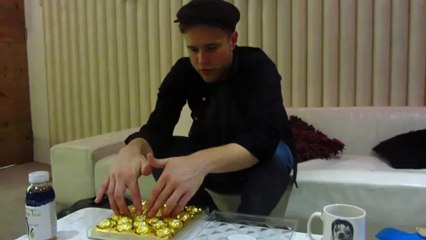 Olly Murs attempts the Ferrero Rocher challenge...