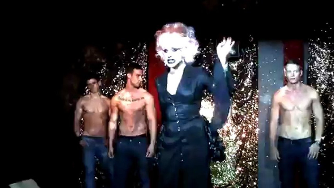Gay - NightLife - Budapest - Drag Queen - Betty Blue - Why me God