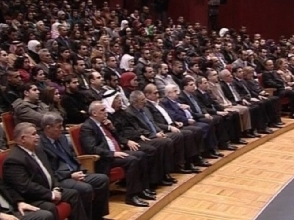 Assad rouses opera rally