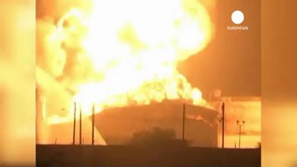 Espectacular incendio de una refinería de la India