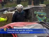 Concours de saut en longueur pour vieilles voitures à la retraite