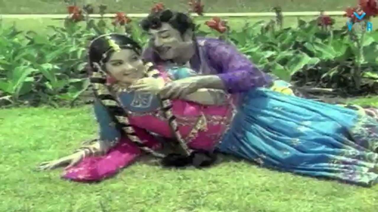 Anbai Thedi | Sivaji Ganesan Movie song 1