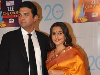 Vidya Balan & Siddharth Roy Kapur @ Zee Cine Awards 2013 !