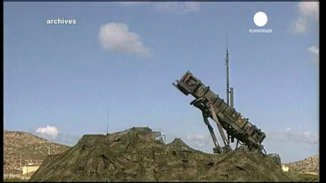 Turkey prepares missiles for Syrian border