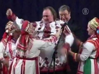 Депардье стал россиянином и прилетел в Саранск