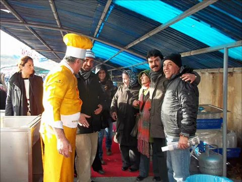 Topkapı Şişe-Cam'ın acı uygulamasına, kristal-İş emekçilerine ise Lokmacı Baba'dan eyleme tatlı destek Slayt 2