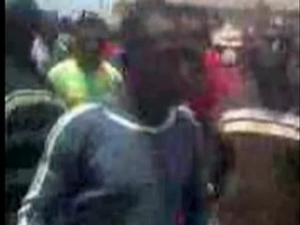 أكل لحوم المسلمين المحروقة بايدي مسيحيو نيجيريا جزء 1