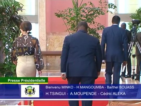 Présentation des voeux du personnel de la Présidence au couple présidentiel