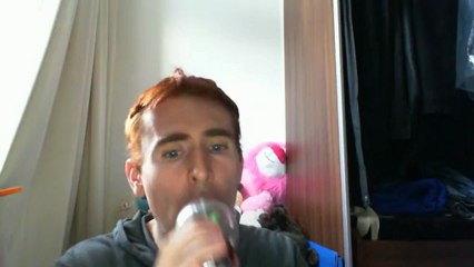 Wiwi égratigne "build me up buttercup" des Foundations