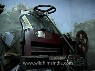 Delhi-old printing press-mdv-367-book binding machine.flv