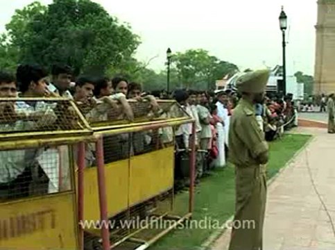 Delhi welcomes Olympic torch relay
