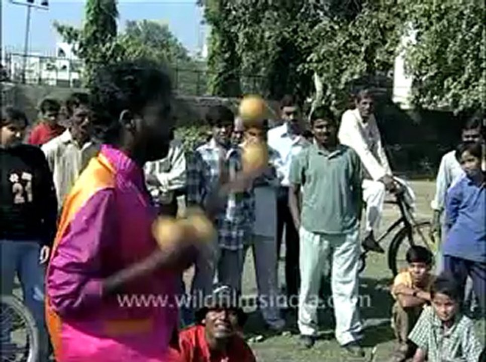 Delhi-street show-2.flv
