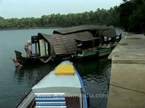 Kerala-backwaters-14.flv