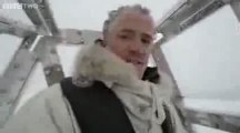Un caméraman de la BBC rencontre une ourse polaire