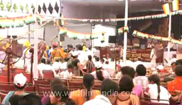 Mahavir Jayanti-band of musicians and dancers-16.flv