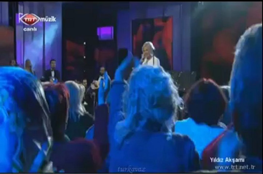 Muazzez Ersoy Açılan bir gül gibi