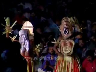 Padayani dance-mdv-768-1.flv