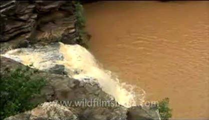 Panna-waterfall-hdc-12-2.flv
