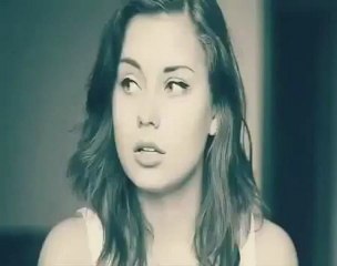 Mimikleriyle insanı kendine aşık eden kız_1 www.Filmizled.Net