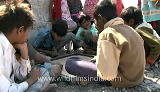 Rann-of-kutch-hdv-tape-11-children playing carom-1.flv