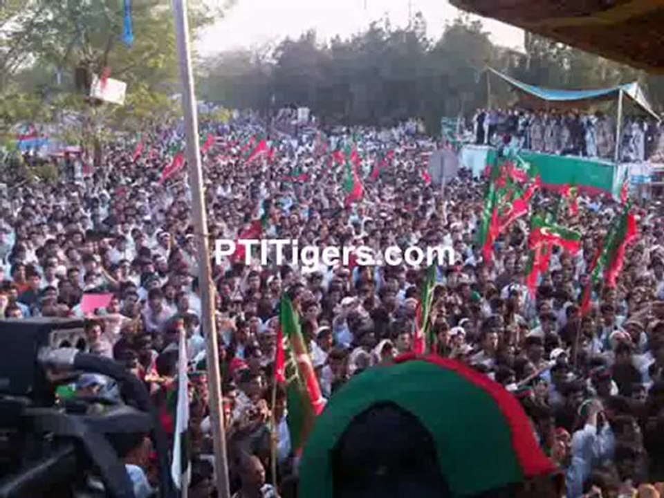 Hum Mulk Bachanay Niklay Hain - PTI Songs