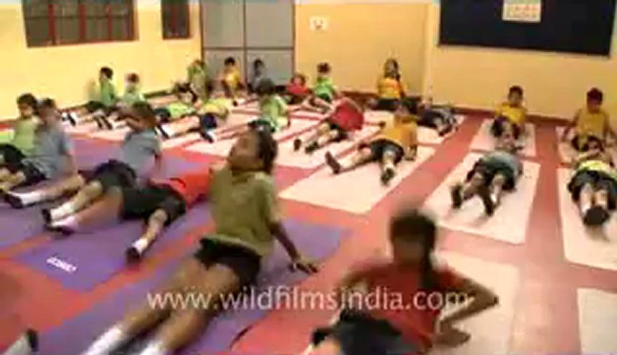 Yoga meditation class in India-shri ram school-1.flv