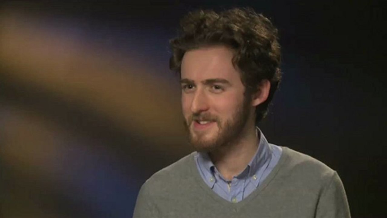 Eddie Redmayne Interview -- Les Misérables